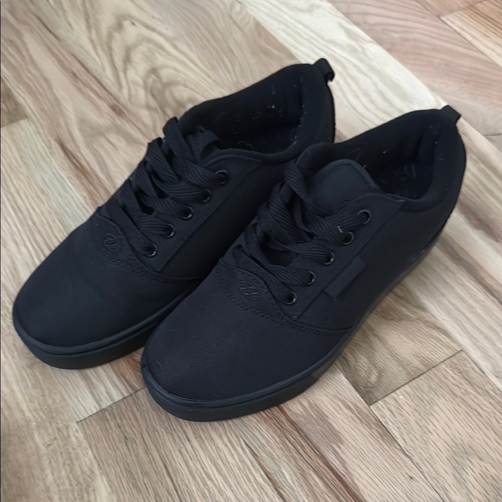Heelys Black Sneakers - Sz 6 youth